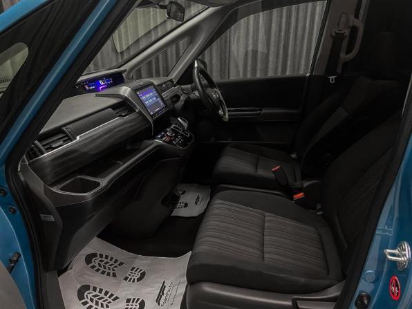 Honda Freed II с пробегом 2017 года, цена 1 350 000 рублей, 157575 км, компактвэн, Автокод Объявления