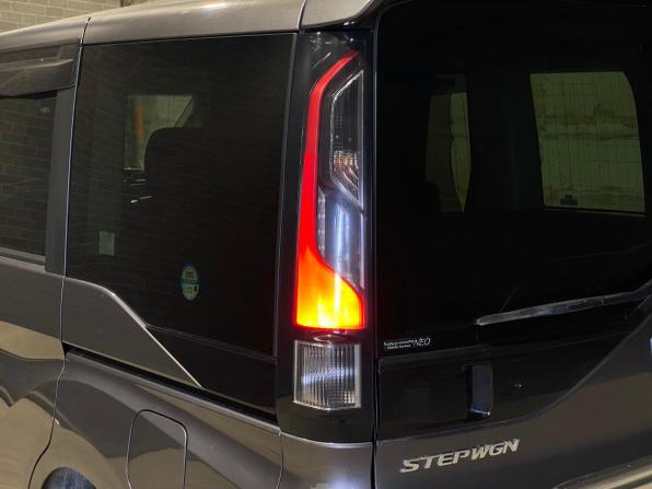 Honda Stepwgn V с пробегом 2015 года, цена 1 850 000 рублей, 181515 км, минивэн, Автокод Объявления