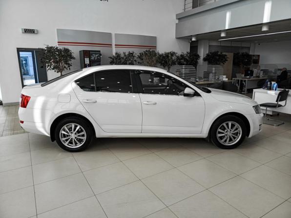 Skoda Octavia III (A7) с пробегом 2015 года, цена 960 000 рублей, 248023 км, лифтбек, Автокод Объявления