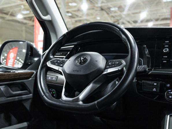 Volkswagen Multivan T6 Рестайлинг с пробегом 2020 года, цена 6 499 000 рублей, 90800 км, минивэн, Автокод Объявления