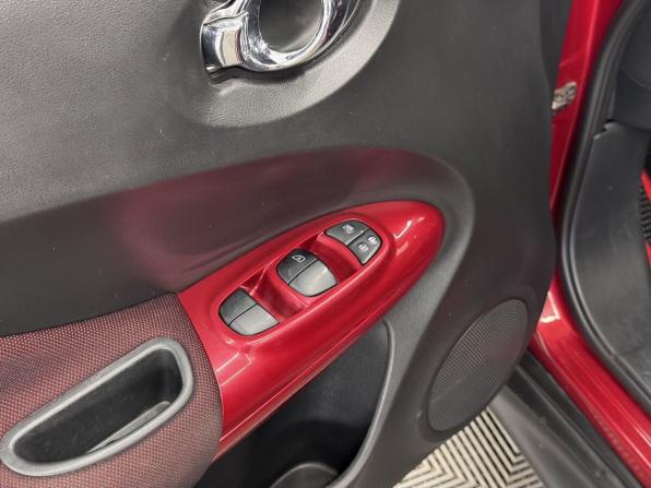 Nissan Juke I с пробегом 2011 года, цена 1 020 000 рублей, 151193 км, внедорожник, Автокод Объявления