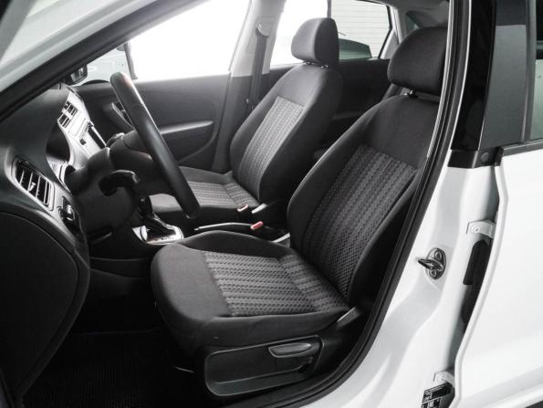 Volkswagen Polo V Рестайлинг с пробегом 2019 года, цена 1 198 000 рублей, 110883 км, седан, Автокод Объявления