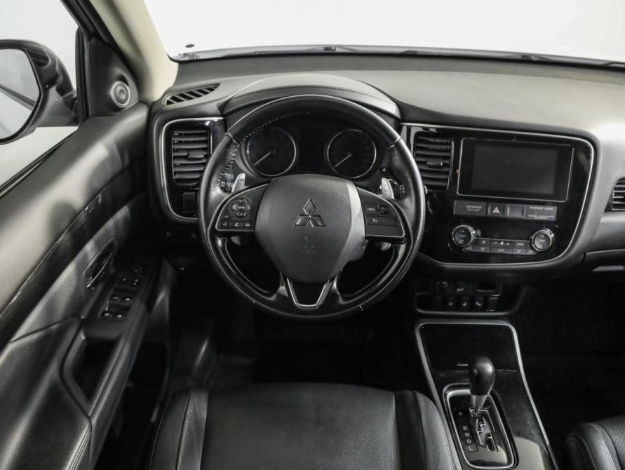 Mitsubishi Outlander III Рестайлинг 2 Санкт-Петербург  - изображение 12