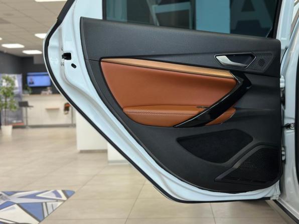 Lada (ВАЗ) Vesta I Рестайлинг (NG) с пробегом 2024 года, цена 1 570 000 рублей, 30000 км, универсал, Автокод Объявления