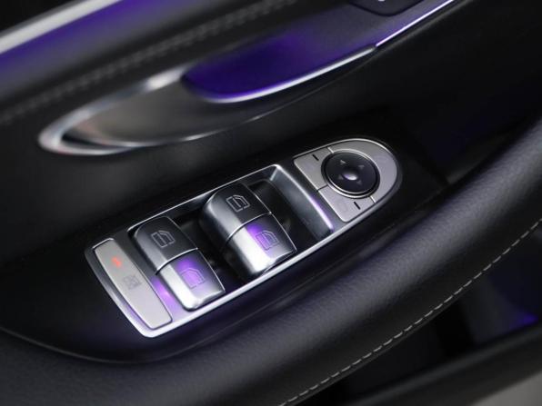 Mercedes-Benz E-Класс V (W213 S213 C238) Рестайлинг с пробегом 2021 года, цена 4 399 077 рублей, 70578 км, седан, Автокод Объявления