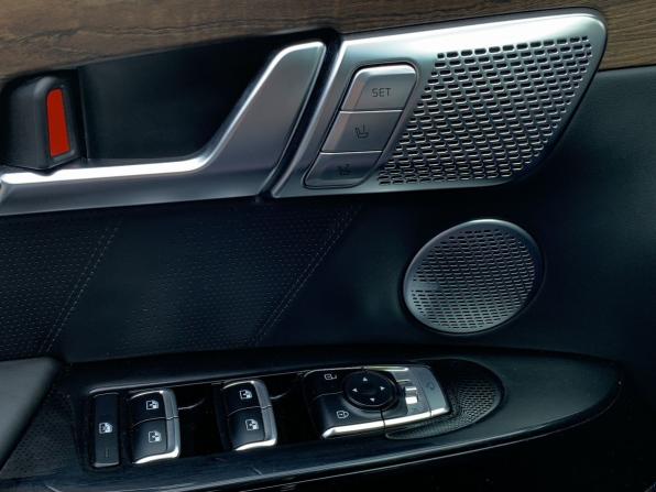 Kia Mohave I Рестайлинг 2 с пробегом 2021 года, цена 4 799 000 рублей, 111625 км, внедорожник, Автокод Объявления