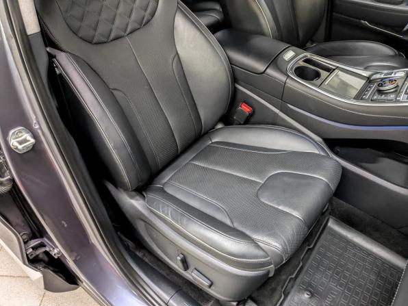 Hyundai Santa Fe IV Рестайлинг с пробегом 2022 года, цена 4 450 000 рублей, 68249 км, внедорожник, Автокод Объявления