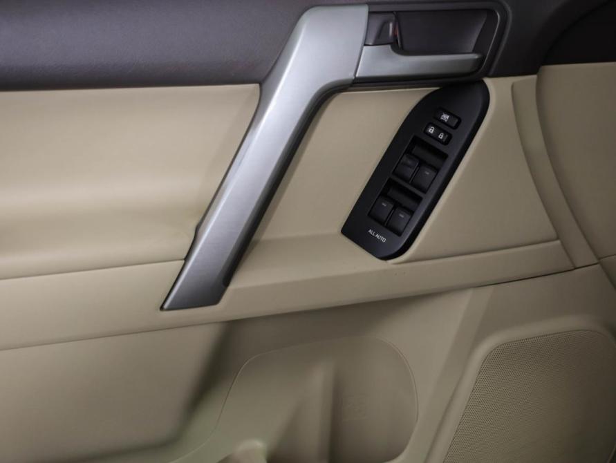 Toyota Land Cruiser Prado 150 Series Рестайлинг 2 Санкт-Петербург  - изображение 26