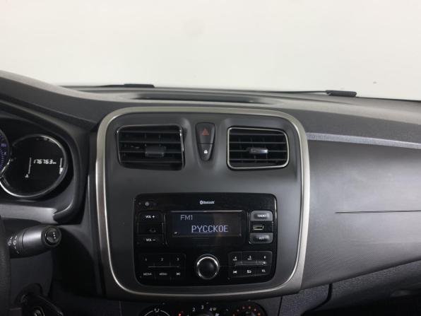 Renault Logan II Рестайлинг с пробегом 2020 года, цена 929 000 рублей, 176761 км, седан, Автокод Объявления