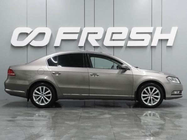 Volkswagen Passat B7 с пробегом 2011 года, цена 1 117 000 рублей, 207901 км, седан, Автокод Объявления