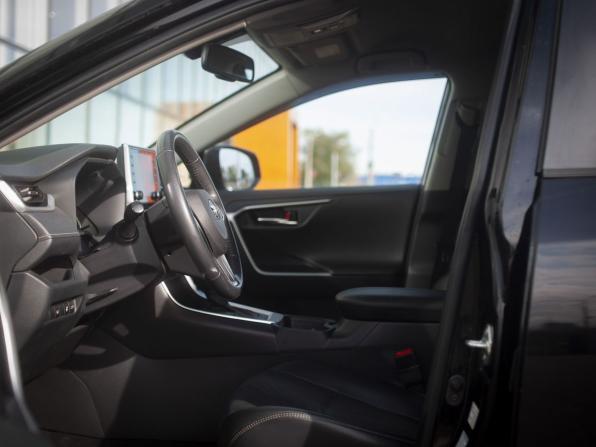 Toyota RAV4 V (XA50) с пробегом 2021 года, цена 2 560 000 рублей, 223964 км, внедорожник, Автокод Объявления