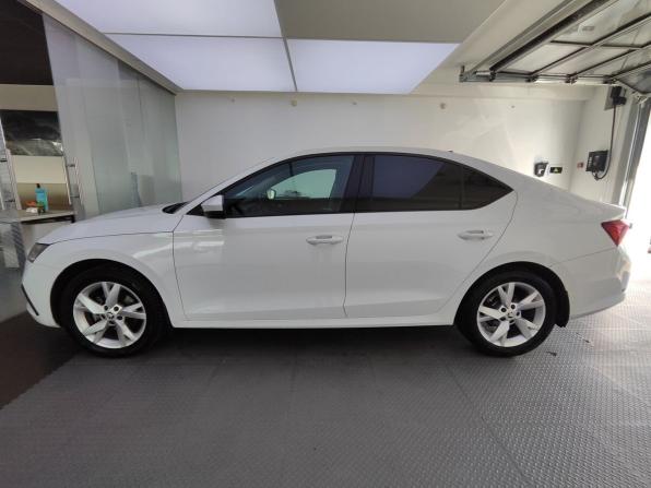 Skoda Octavia IV (A8) с пробегом 2021 года, цена 2 200 000 рублей, 92145 км, лифтбек, Автокод Объявления