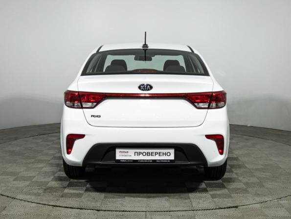 Kia Rio IV с пробегом 2018 года, цена 1 369 700 рублей, 62204 км, седан, Автокод Объявления