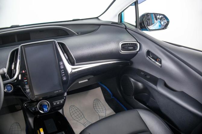 Toyota Prius IV (XW50) с пробегом 2019 года, цена 2 999 000 рублей, 92000 км, лифтбек, Автокод Объявления