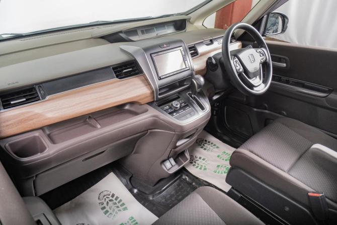 Honda Freed II Рестайлинг с пробегом 2020 года, цена 1 749 000 рублей, 58600 км, компактвэн, Автокод Объявления