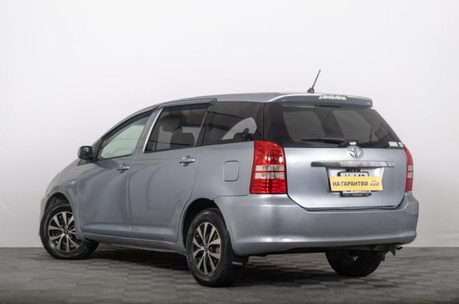 Toyota Wish I Рестайлинг с пробегом 2005 года, цена 699 000 рублей, 300000 км, компактвэн, Автокод Объявления