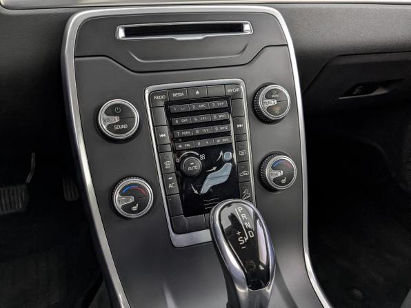 Volvo XC70 II Рестайлинг с пробегом 2014 года, цена 1 990 000 рублей, 228704 км, универсал, Автокод Объявления