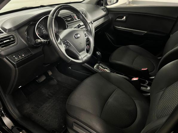 Kia Rio III Рестайлинг с пробегом 2017 года, цена 966 000 рублей, 172746 км, седан, Автокод Объявления