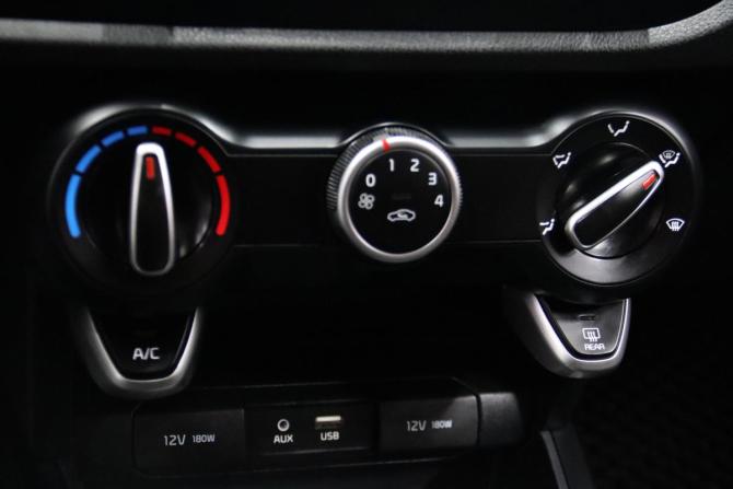Kia Rio IV с пробегом 2020 года, цена 1 295 950 рублей, 140041 км, седан, Автокод Объявления