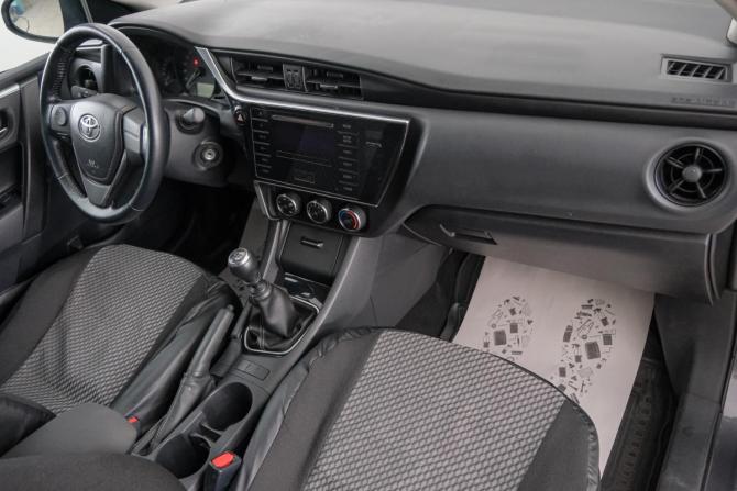 Toyota Corolla XI (E160 E170 E180) Рестайлинг 1 с пробегом 2017 года, цена 1 549 000 рублей, 104000 км, седан, Автокод Объявления