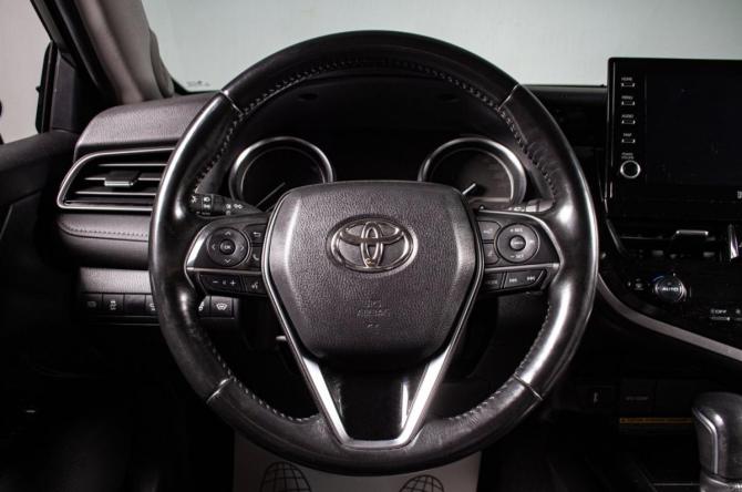 Toyota Camry VIII (XV70) Рестайлинг с пробегом 2021 года, цена 3 609 000 рублей, 71000 км, седан, Автокод Объявления