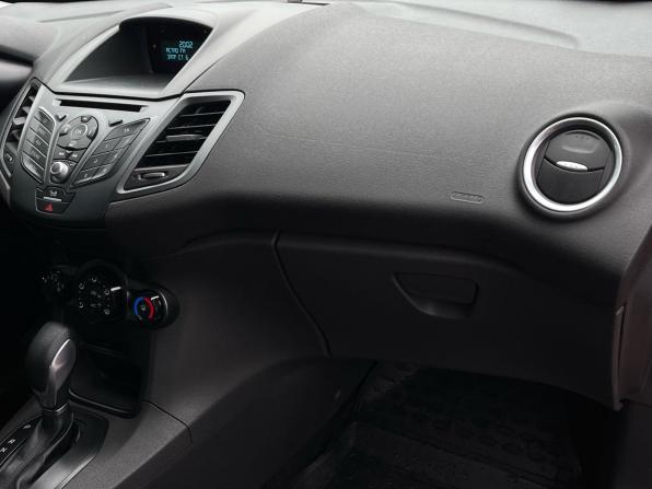 Ford Fiesta Mk6 Рестайлинг с пробегом 2016 года, цена 1 000 000 рублей, 57620 км, хэтчбек, Автокод Объявления