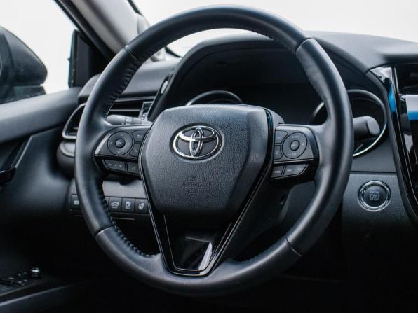 Toyota Camry VIII (XV70) Рестайлинг с пробегом 2021 года, цена 3 045 000 рублей, 135027 км, седан, Автокод Объявления