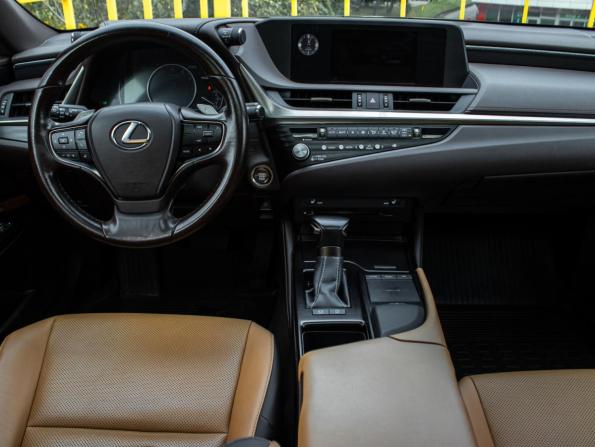 Lexus ES VII с пробегом 2021 года, цена 3 240 000 рублей, 88587 км, седан, Автокод Объявления