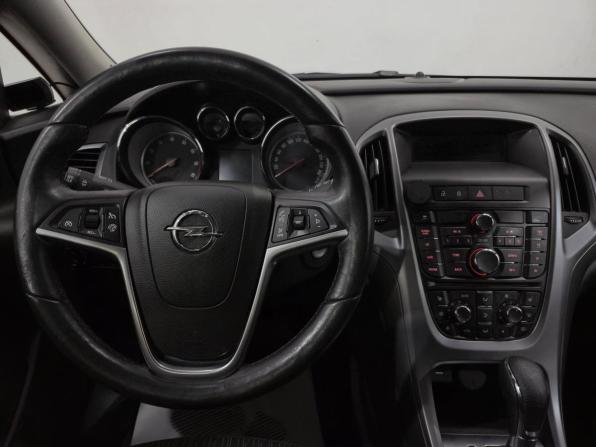 Opel Astra J Рестайлинг с пробегом 2014 года, цена 800 000 рублей, 143552 км, хэтчбек, Автокод Объявления