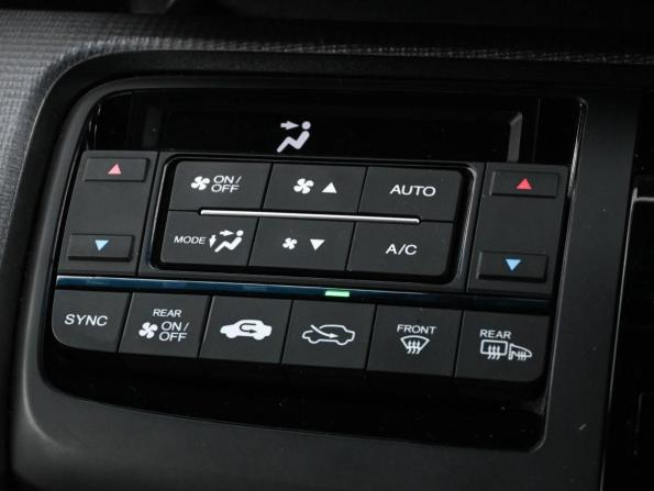 Honda Stepwgn V Рестайлинг с пробегом 2019 года, цена 2 699 000 рублей, 46050 км, минивэн, Автокод Объявления