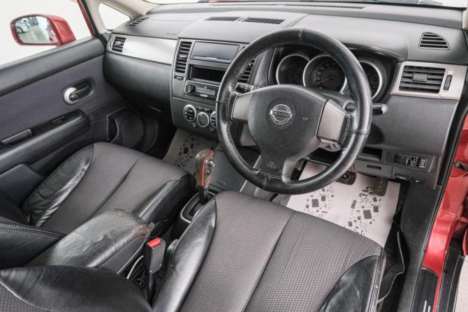 Nissan Tiida I с пробегом 2005 года, цена 449 000 рублей, 262144 км, хэтчбек, Автокод Объявления