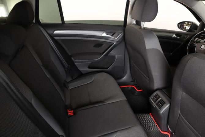 Volkswagen Golf VII Рестайлинг с пробегом 2018 года, цена 1 529 000 рублей, 73800 км, универсал, Автокод Объявления