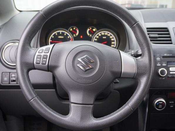 Suzuki SX4 I (Classic) Рестайлинг с пробегом 2011 года, цена 940 000 рублей, 103110 км, хэтчбек, Автокод Объявления