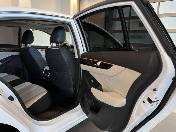 Dongfeng Shine Max с пробегом 2023 года, цена 2 338 000 рублей, 4504 км, седан, Автокод Объявления