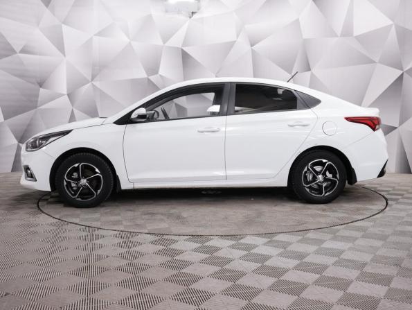Hyundai Solaris II с пробегом 2019 года, цена 1 195 000 рублей, 121000 км, седан, Автокод Объявления