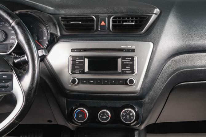 Kia Rio III Рестайлинг с пробегом 2016 года, цена 999 000 рублей, 300000 км, седан, Автокод Объявления
