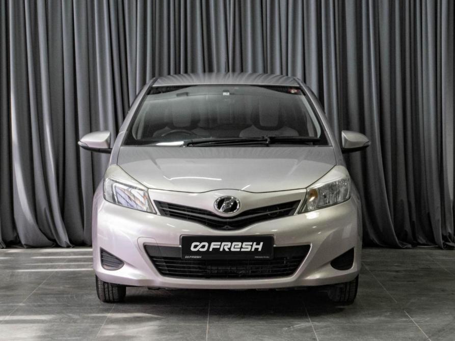 Toyota Vitz III (XP130) Тюмень  - изображение 3