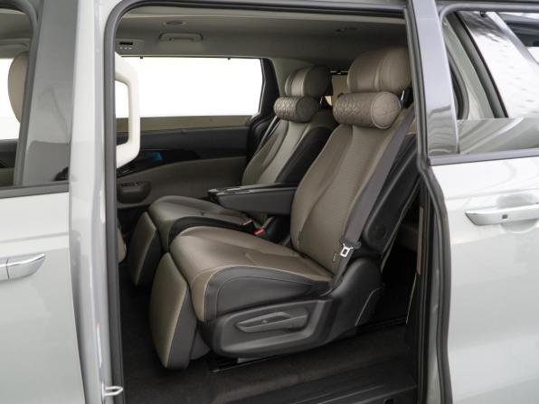 Kia Carnival IV Рестайлинг с пробегом 2025 года, цена 6 745 055 рублей, 10714 км, минивэн, Автокод Объявления