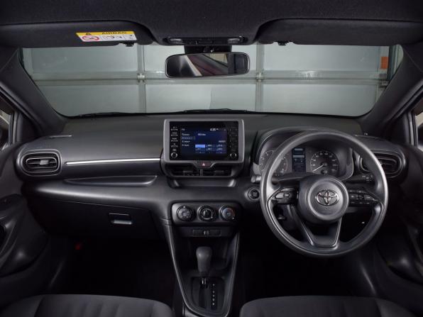 Toyota Yaris IV с пробегом 2021 года, цена 1 435 995 рублей, 97015 км, хэтчбек, Автокод Объявления