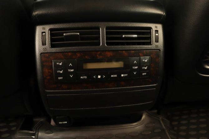 Toyota Land Cruiser 200 Series Рестайлинг 1 с пробегом 2012 года, цена 3 749 000 рублей, 199000 км, внедорожник, Автокод Объявления