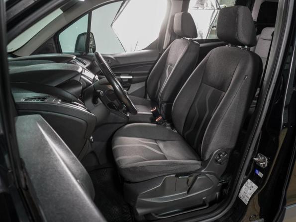 Ford Tourneo Connect II с пробегом 2017 года, цена 1 729 000 рублей, 167647 км, компактвэн, Автокод Объявления