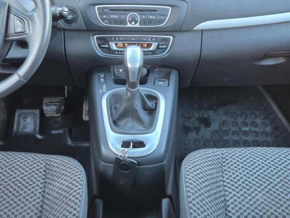 Renault Scenic III с пробегом 2011 года, цена 669 000 рублей, 185462 км, минивэн, Автокод Объявления