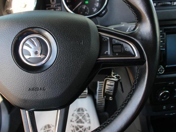 Skoda Yeti I Рестайлинг с пробегом 2015 года, цена 1 441 000 рублей, 106570 км, внедорожник, Автокод Объявления