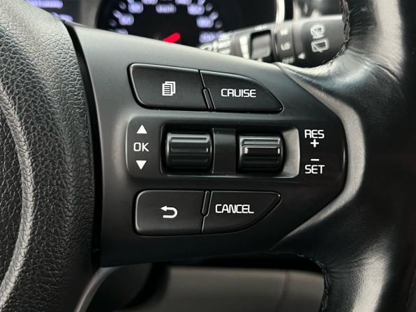 Kia Carnival III с пробегом 2019 года, цена 2 790 000 рублей, 137804 км, минивэн, Автокод Объявления