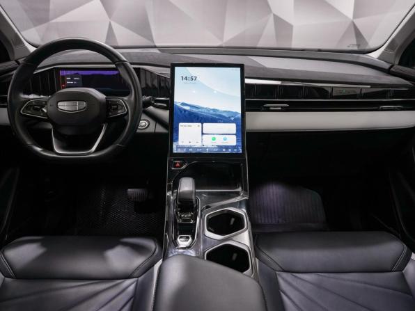 Geely Atlas II с пробегом 2024 года, цена 2 991 000 рублей, 54759 км, внедорожник, Автокод Объявления