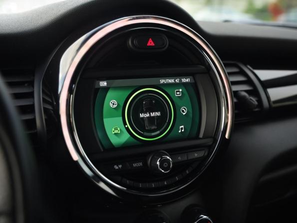 Mini Hatch III (F55/F56) Рестайлинг с пробегом 2020 года, цена 2 949 000 рублей, 85671 км, хэтчбек, Автокод Объявления