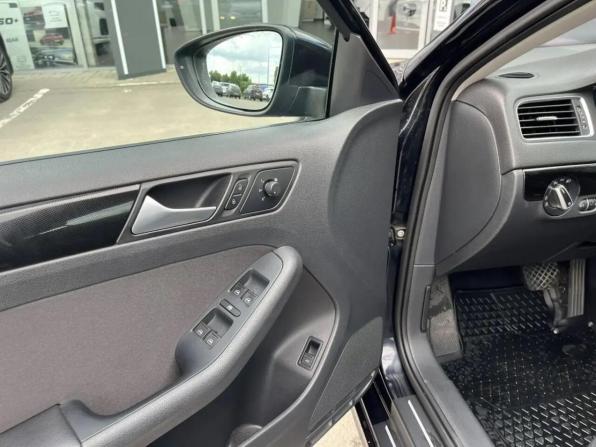 Volkswagen Jetta VI с пробегом 2012 года, цена 998 000 рублей, 125016 км, седан, Автокод Объявления