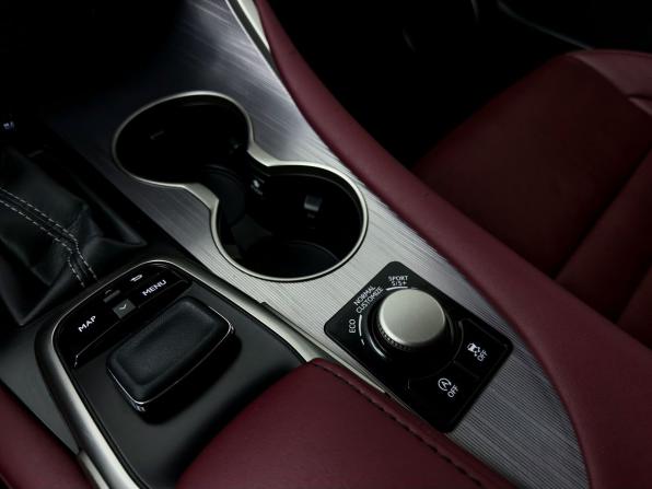 Lexus RX IV Рестайлинг с пробегом 2019 года, цена 4 600 000 рублей, 135130 км, внедорожник, Автокод Объявления