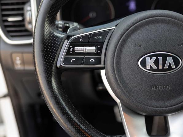 Kia Sportage IV Рестайлинг с пробегом 2020 года, цена 2 200 000 рублей, 107061 км, внедорожник, Автокод Объявления