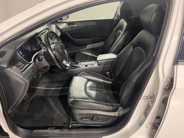 Hyundai Sonata VII (LF) Рестайлинг с пробегом 2018 года, цена 1 470 000 рублей, 240167 км, седан, Автокод Объявления
